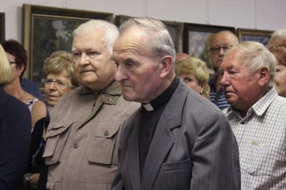 Návštěva biskupa u příležitosti zahájení výstavy J. Sodomky